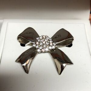 New Studio Time Silver Bow Brooch